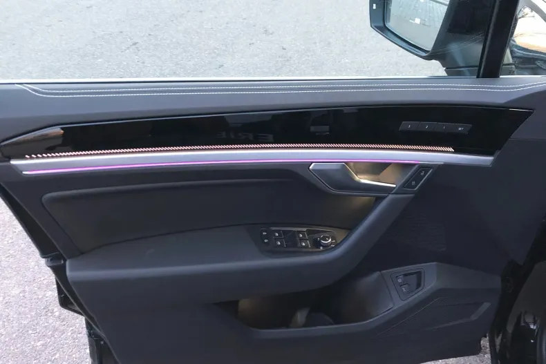 Volkswagen Touareg din 2024 cu 23.133 km - oferta VOL133787 - foto 12