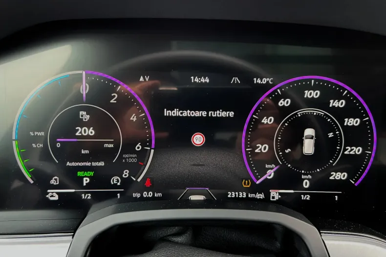 Volkswagen Touareg din 2024 cu 23.133 km - oferta VOL133787 - foto 18