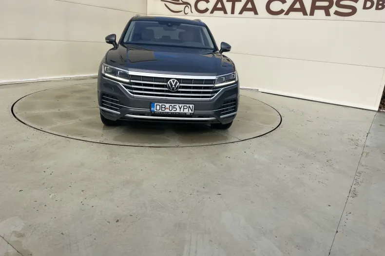 Volkswagen Touareg din 2021 cu 37.000 km - oferta VOL133790 - foto 1