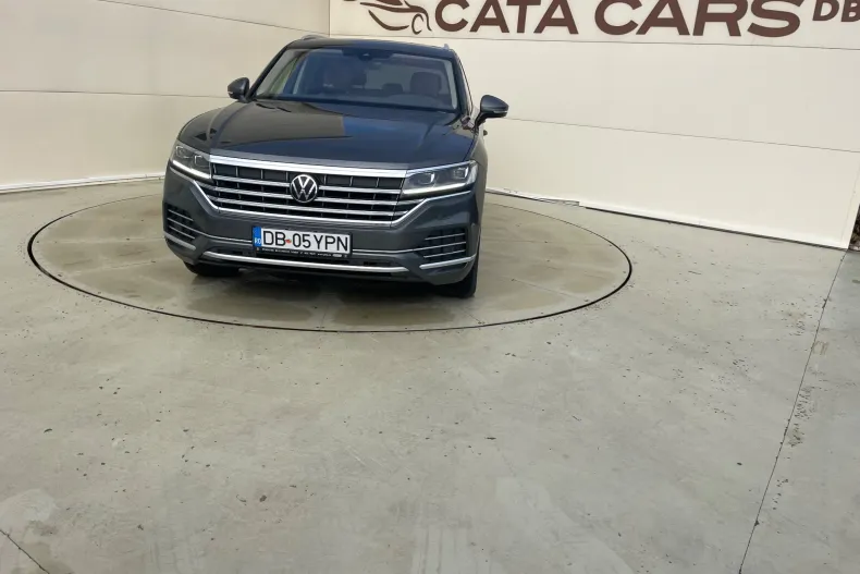 Volkswagen Touareg din 2021 cu 37.000 km - oferta VOL133790 - foto 2