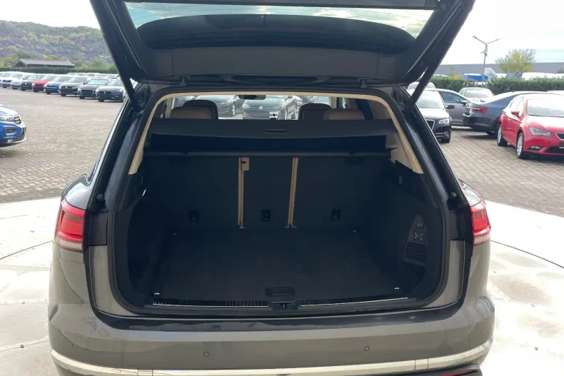 Volkswagen Touareg din 2021 cu 37.000 km - oferta VOL133790 - foto 23