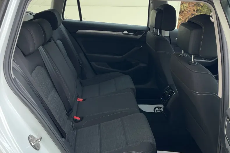 Volkswagen Passat din 2021 cu 157.000 km - oferta VOL133791 - foto 24