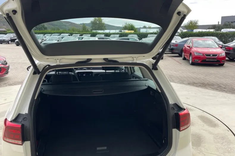 Volkswagen Passat din 2021 cu 157.000 km - oferta VOL133791 - foto 25