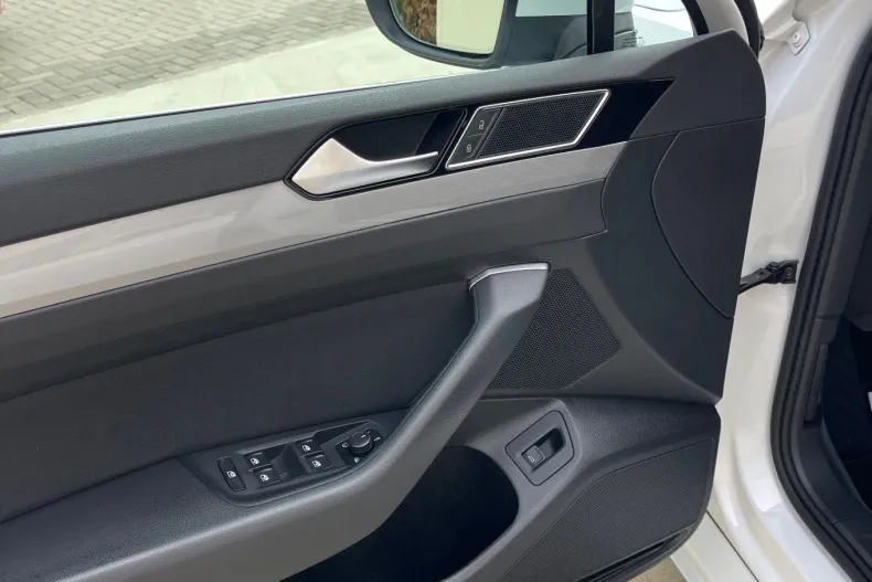 Volkswagen Passat din 2021 cu 157.000 km - oferta VOL133791 - foto 30