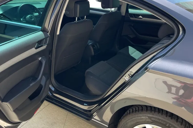 Volkswagen Passat din 2020 cu 127.000 km - oferta VOL133811 - foto 27