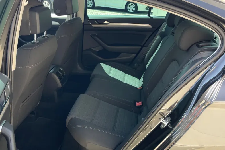 Volkswagen Passat din 2020 cu 127.000 km - oferta VOL133811 - foto 28