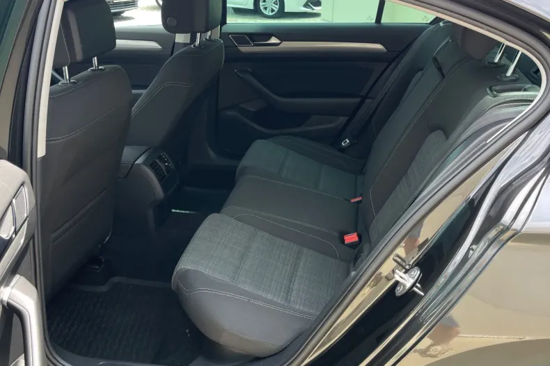 Volkswagen Passat din 2020 cu 125.000 km - oferta VOL133812 - foto 29