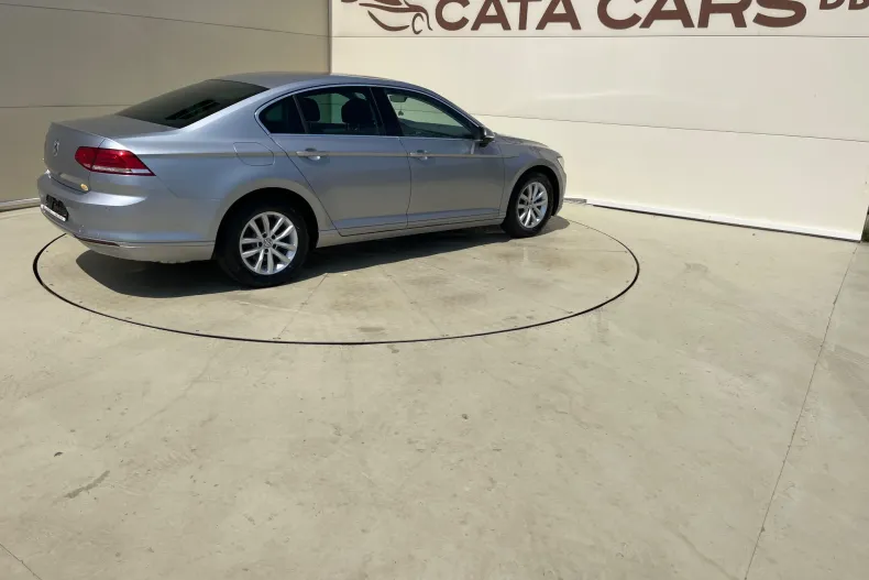Volkswagen Passat din 2019 cu 138.000 km - oferta VOL133815 - foto 16