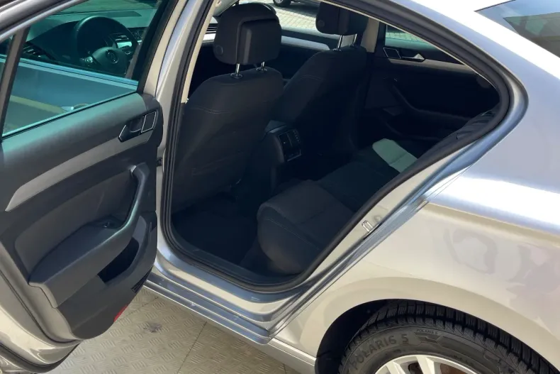 Volkswagen Passat din 2019 cu 138.000 km - oferta VOL133815 - foto 25