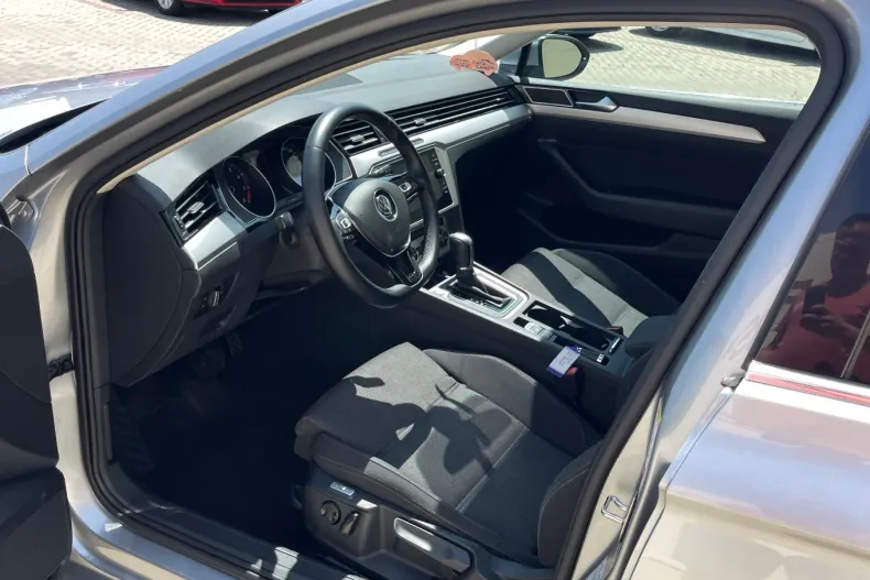 Volkswagen Passat din 2019 cu 138.000 km - oferta VOL133815 - foto 27