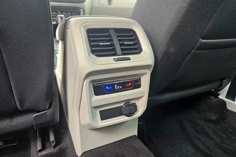 Volkswagen Tiguan din 2022 cu 42.554 km - oferta VOL133854 - foto 9