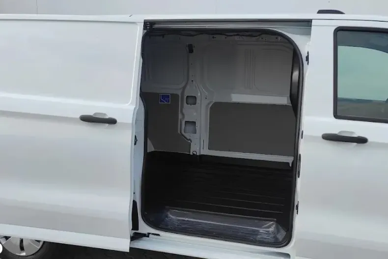 Volkswagen Transporter din 2025 cu 5 km - oferta VOL133856 - foto 6