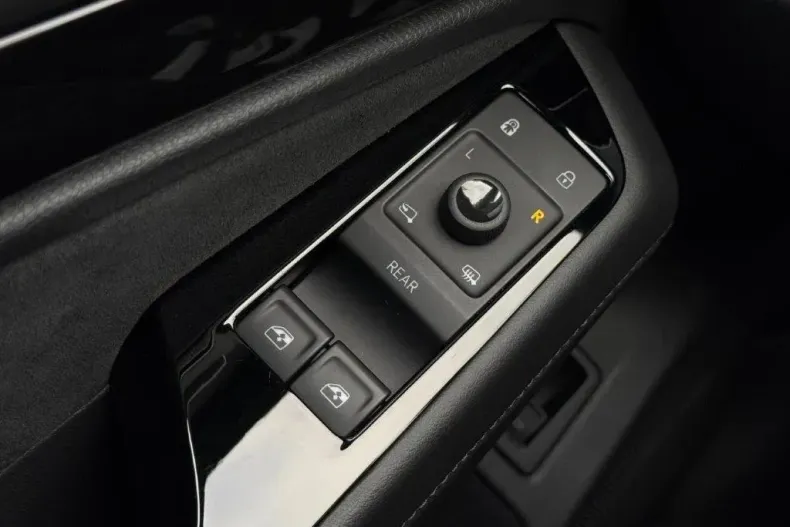 Volkswagen ID.7 din 2023 cu 1.600 km - oferta VOL133865 - foto 14