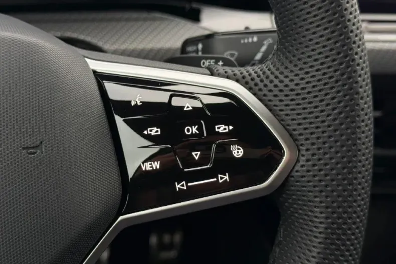 Volkswagen Golf din 2024 cu 16.600 km - oferta VOL133866 - foto 13