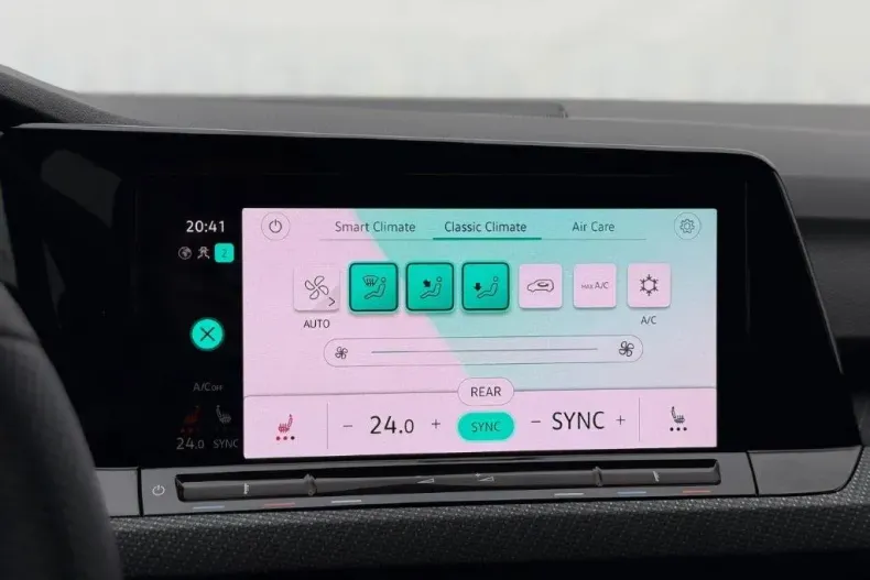 Volkswagen Golf din 2024 cu 16.600 km - oferta VOL133866 - foto 18