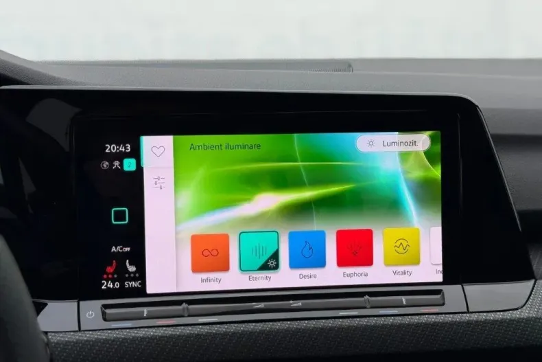 Volkswagen Golf din 2024 cu 16.600 km - oferta VOL133866 - foto 20