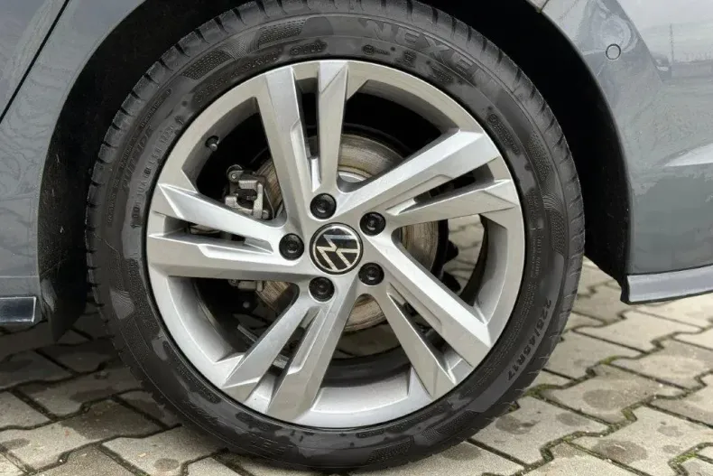 Volkswagen Golf din 2024 cu 16.600 km - oferta VOL133866 - foto 22