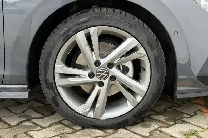 Volkswagen Golf din 2024 cu 16.600 km - oferta VOL133866 - foto 23