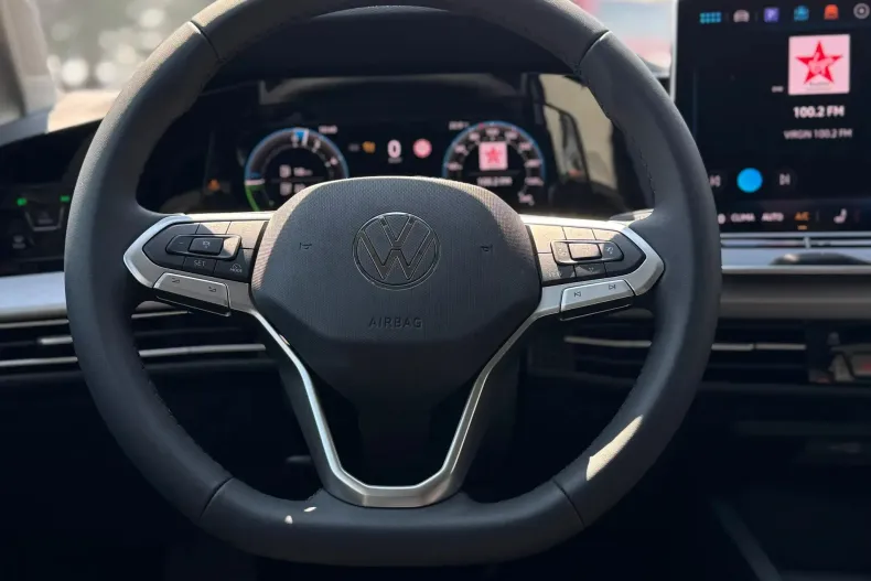 Volkswagen Golf din 2025 cu 5 km - oferta VOL133947 - foto 9