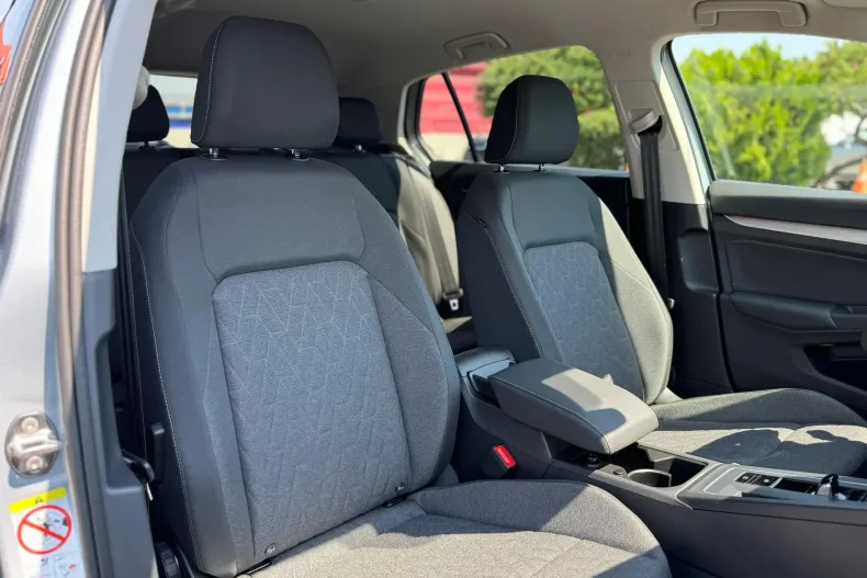 Volkswagen Golf din 2025 cu 5 km - oferta VOL133947 - foto 12