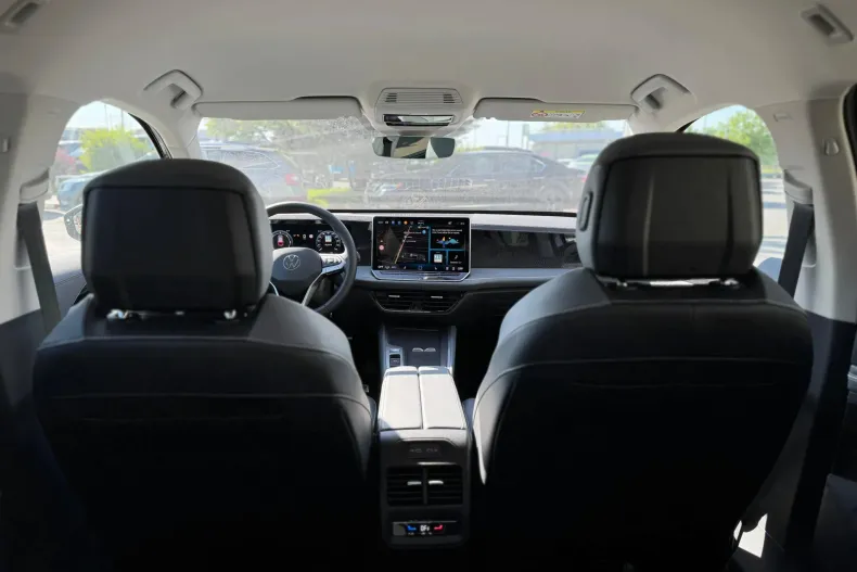 Volkswagen Passat din 2025 cu 7 km - oferta VOL133953 - foto 13