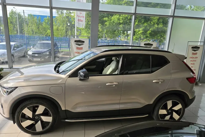 Volvo XC40 din 2023 cu 30.571 km - oferta VOL134013 - foto 2