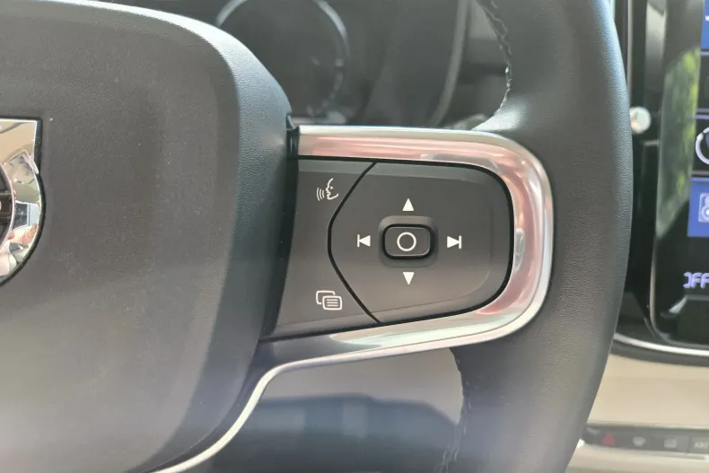 Volvo XC40 din 2023 cu 30.571 km - oferta VOL134013 - foto 18