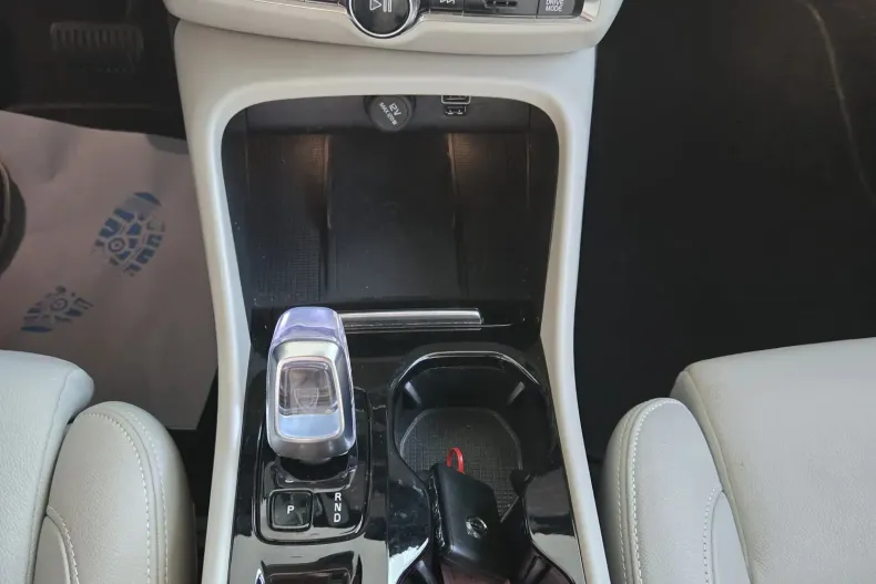 Volvo XC40 din 2023 cu 30.571 km - oferta VOL134013 - foto 23