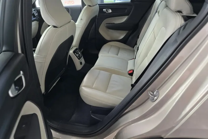 Volvo XC40 din 2023 cu 30.571 km - oferta VOL134013 - foto 24