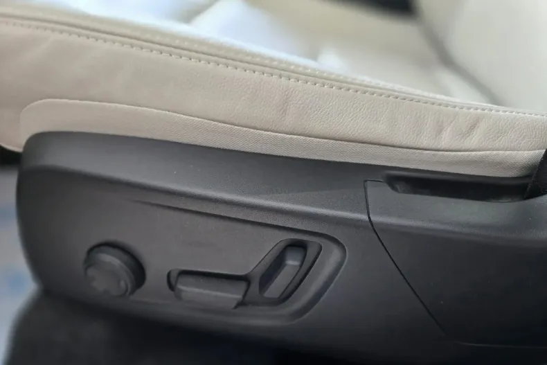 Volvo XC40 din 2023 cu 30.571 km - oferta VOL134013 - foto 27