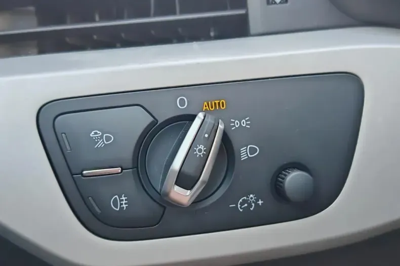 Audi A4 din 2021 cu 113.047 km - oferta AUD134049 - foto 26