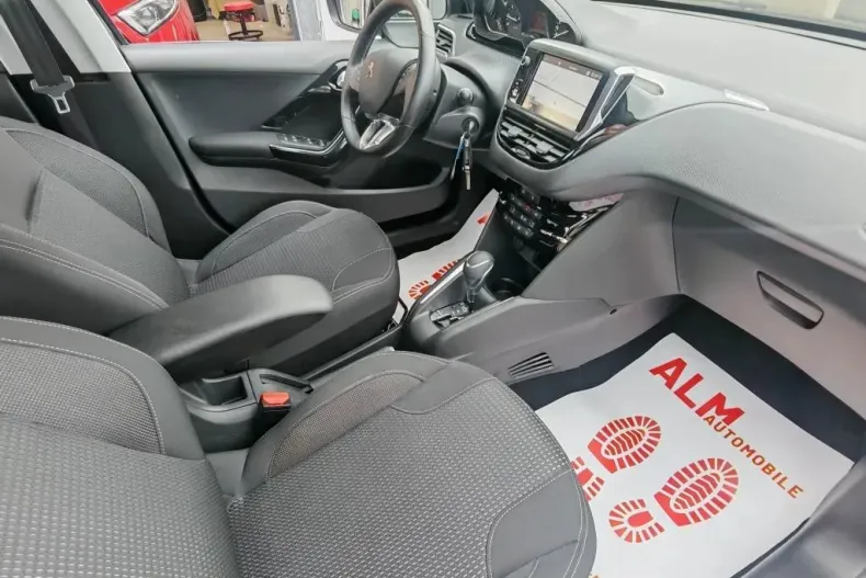 Peugeot 208 din 2019 cu 20.246 km - oferta PEU134052 - foto 4