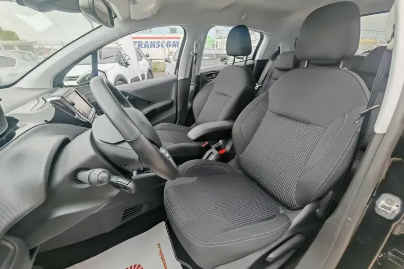 Peugeot 208 din 2019 cu 20.246 km - oferta PEU134052 - foto 8