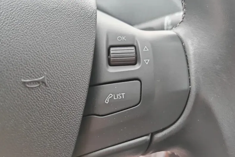 Peugeot 208 din 2019 cu 20.246 km - oferta PEU134052 - foto 19