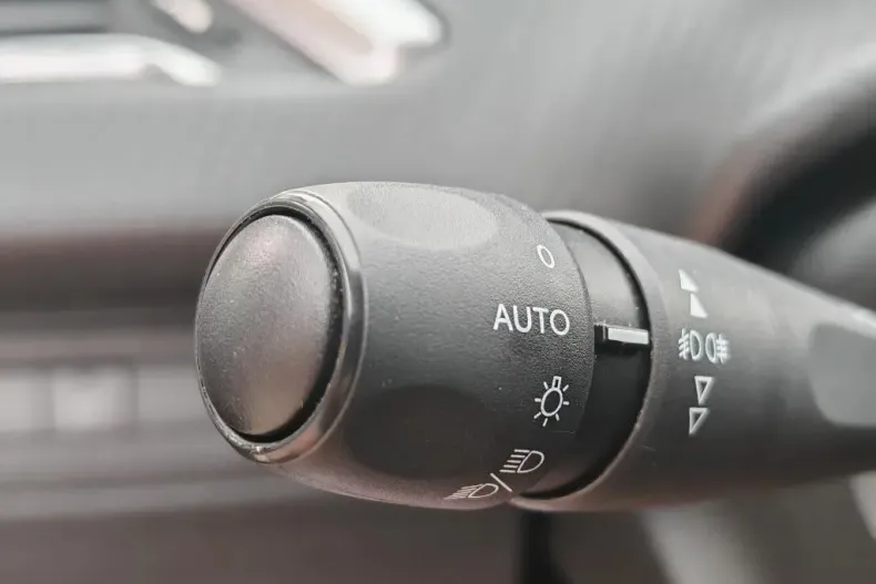 Peugeot 208 din 2019 cu 20.246 km - oferta PEU134052 - foto 20