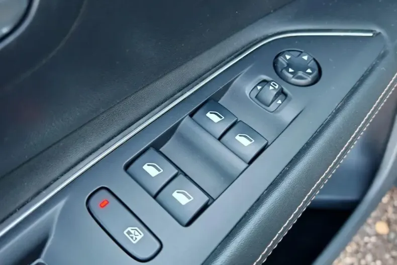 Peugeot 3008 din 2020 cu 115.809 km - oferta PEU134057 - foto 31