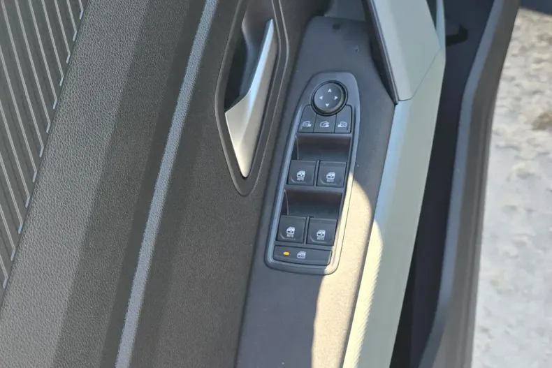 Dacia Duster din 2025 cu 200 km - oferta DAC134060 - foto 17