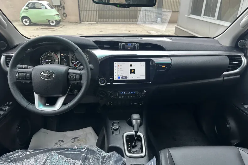 Toyota Hilux din 2025 cu 10 km - oferta TOY134081 - foto 14