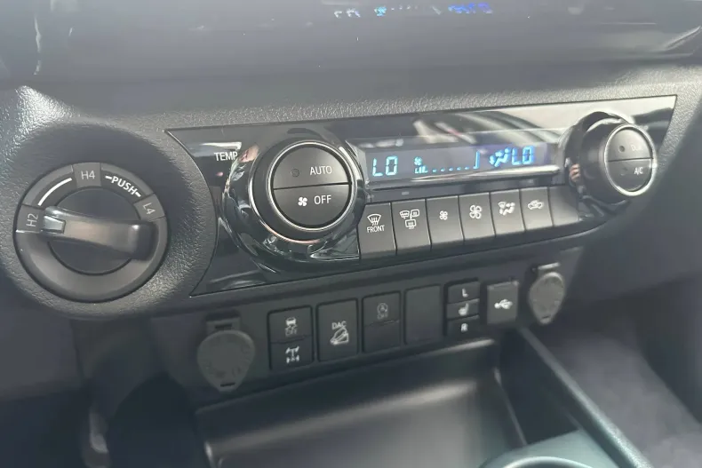 Toyota Hilux din 2025 cu 10 km - oferta TOY134081 - foto 19