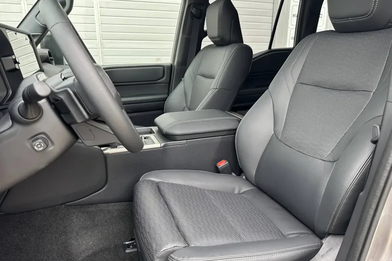 Toyota Land Cruiser 250 din 2024 cu 852 km - oferta TOY134083 - foto 15