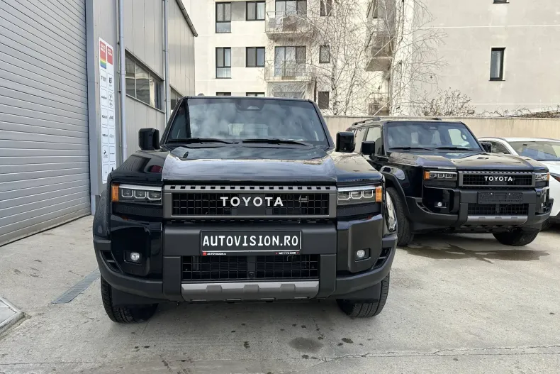 Toyota Land Cruiser 250 din 2024 cu 10 km - oferta TOY134089 - foto 3