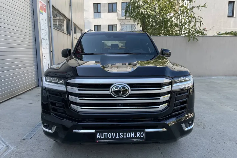 Toyota Land Cruiser 300 din 2025 cu 10 km - oferta TOY134095 - foto 3