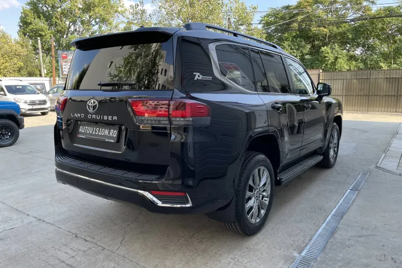 Toyota Land Cruiser 300 din 2025 cu 10 km - oferta TOY134095 - foto 5