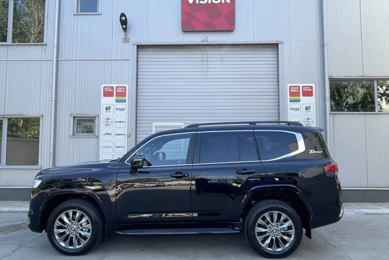 Toyota Land Cruiser 300 din 2025 cu 10 km - oferta TOY134095 - foto 8