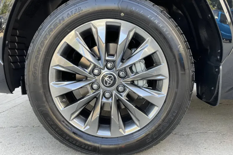 Toyota Land Cruiser 300 din 2025 cu 10 km - oferta TOY134095 - foto 9