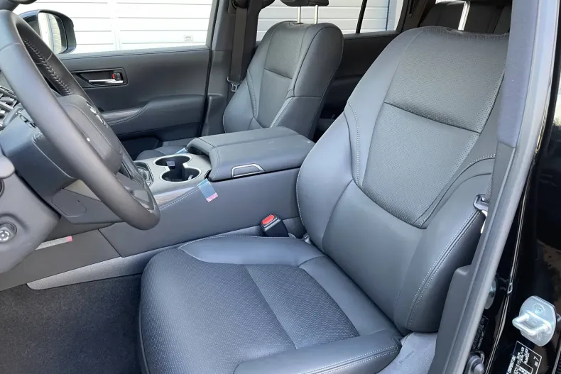 Toyota Land Cruiser 300 din 2025 cu 10 km - oferta TOY134095 - foto 11