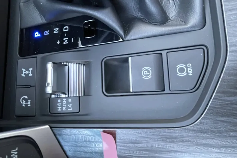 Toyota Land Cruiser 300 din 2025 cu 10 km - oferta TOY134095 - foto 24