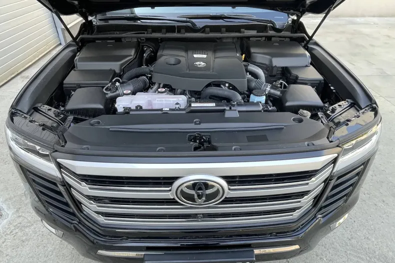 Toyota Land Cruiser 300 din 2025 cu 10 km - oferta TOY134095 - foto 31