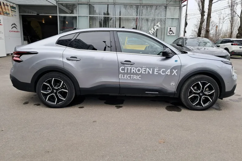 Citroën C4X din 2023 cu 4.500 km - oferta CIT134127 - foto 3