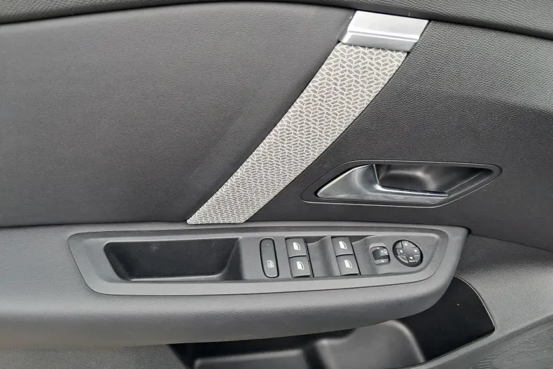 Citroën C4X din 2023 cu 4.500 km - oferta CIT134127 - foto 12